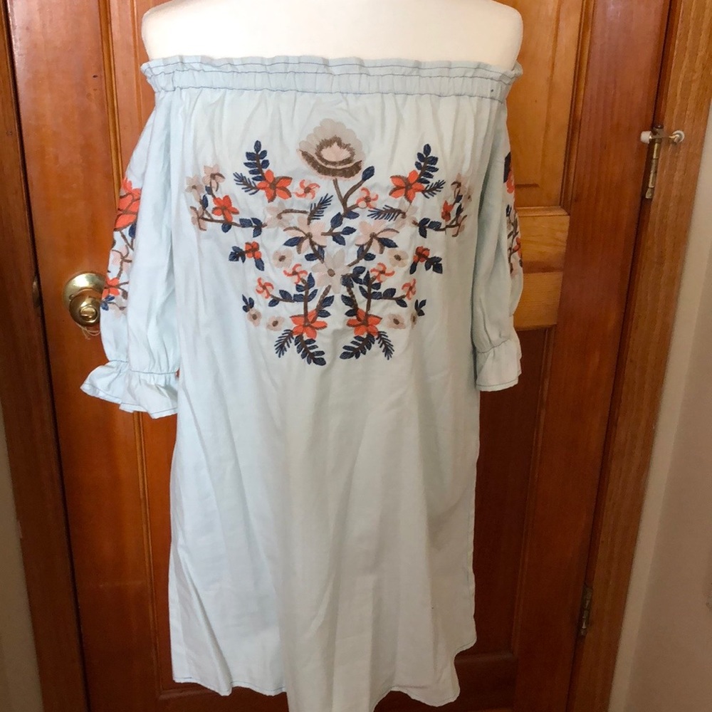 NWT! Off the shoulder light denim dress - Picture 2 of 8